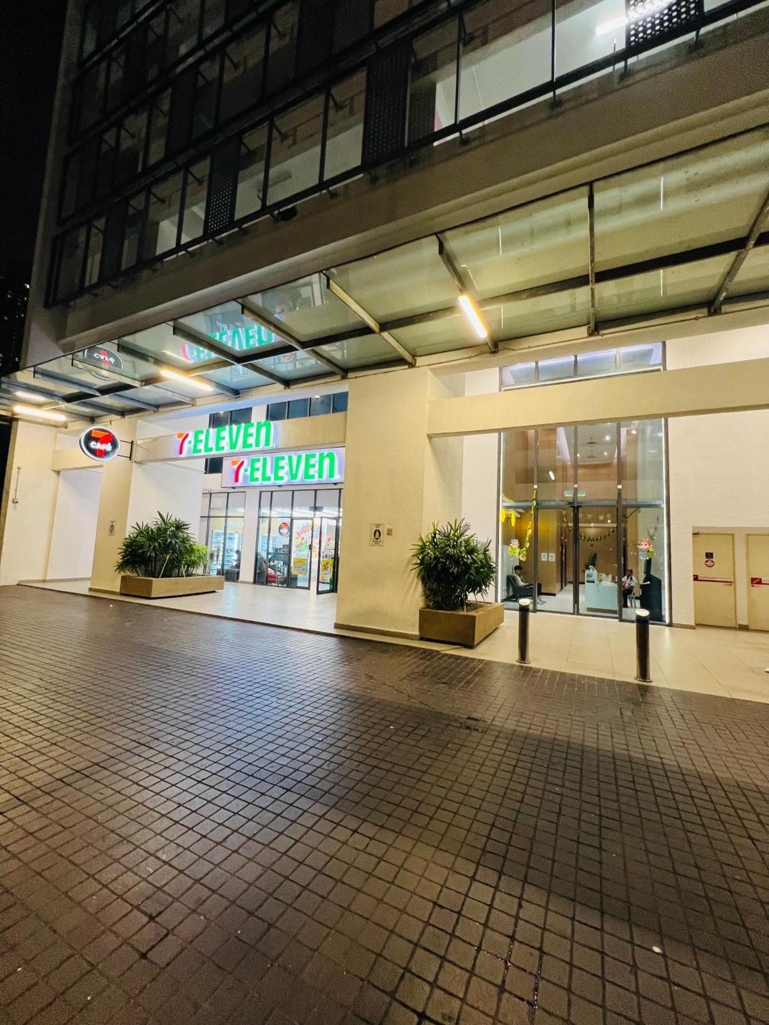 The Colony By Stay Suites Klcc 쿠알라룸푸르 외부 사진
